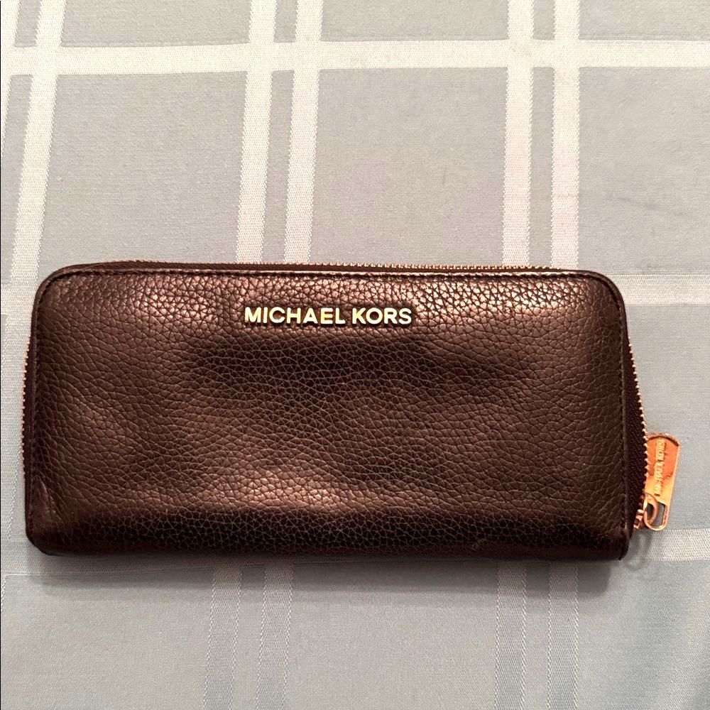 Michael Kors Jet Set Black Pebbled Genuine Leather Zip-around Long wallet Clutch
